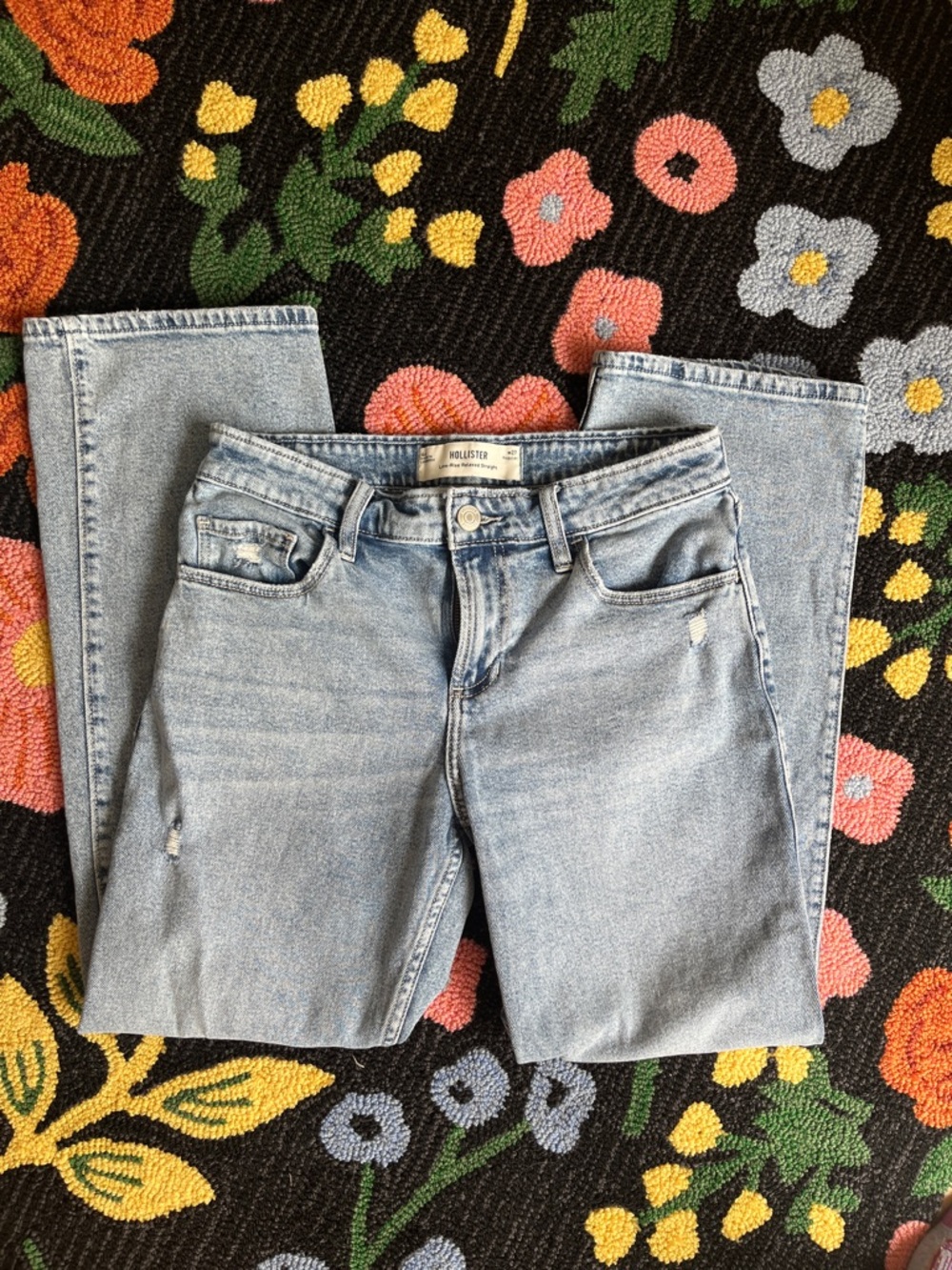 Hollister Low Rise Relaxed Straight Jeans